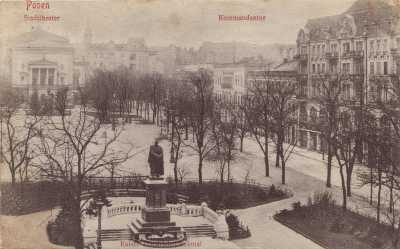 (1910) Plac Wilhelmowski (Wolności) z pomnikiem Cesarza Fryderyka III i gmachem Teatru Miejskiego.