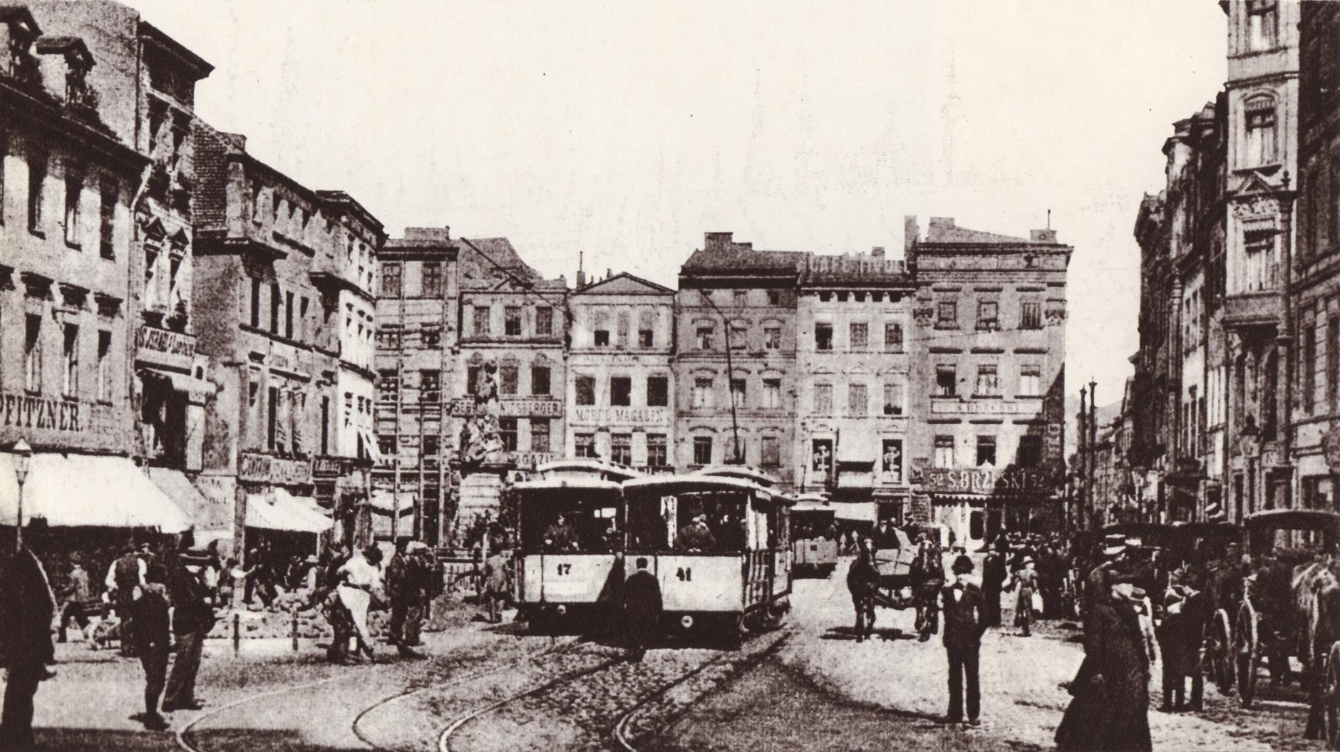 (1894-1904) Południowa część Starego Rynku z widokiem na pierzeję wschodnią i zabudowę wewnętrzną.