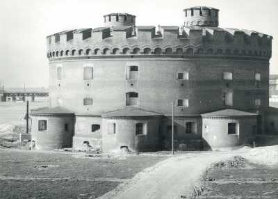 (1941) Fort Radziwiłł na Zagórzu, w perspektywie most św. Rocha.
