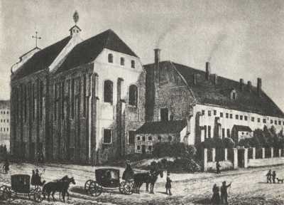 (1842) Kościół i klasztor Podominikański od południowego-wschodu. Po lewej na dalszym planie fragment kamienicy na ul. Szewskiej.