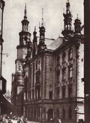 (1935) Stary Rynek. Widok na tzw. Nowy Ratusz z narożnika ul. Zamkowej.