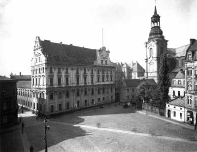 (1925-1935) Nowy Rynek (Plac Kolegiacki) oraz kolegium pojezuickie.