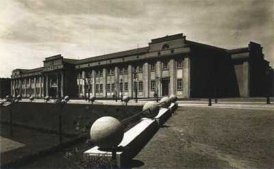 (1926-1927) Pałac Targowy.