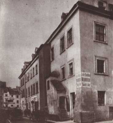 (1900-1910) Ulica Woźna, róg Klasztornej.