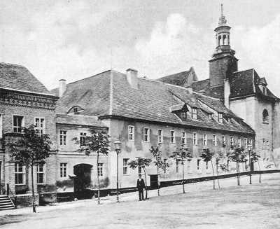 (1901-1911) Zakład Głuchoniemych oraz kościół św. Kazimierza na Śródce.